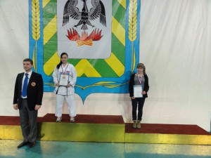 Зеленова Ирина - бронза в Соревнованиях ЦФО России по каратэ 2014