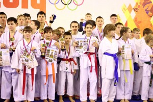 Награждение спортсменов в «Открытом Кубке Тульской области по каратэ»